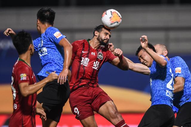 泰晤士报：曼联接近任命阿莫林 范尼可能只带一场